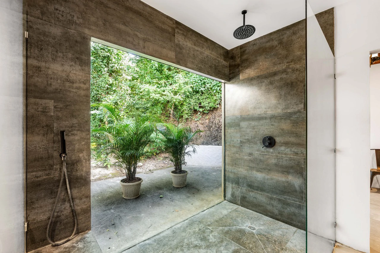 Casa Arcadia: Ocean-View Home with Two Income-Producing Studios - Gallery image 12