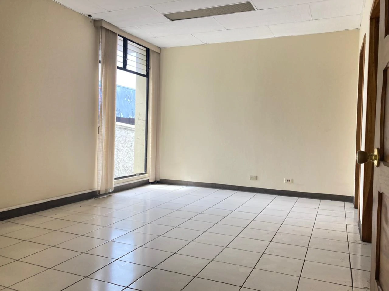 Building for Sale in High Traffic Street Moravia San Jose Costa Rica - Gallery image 7