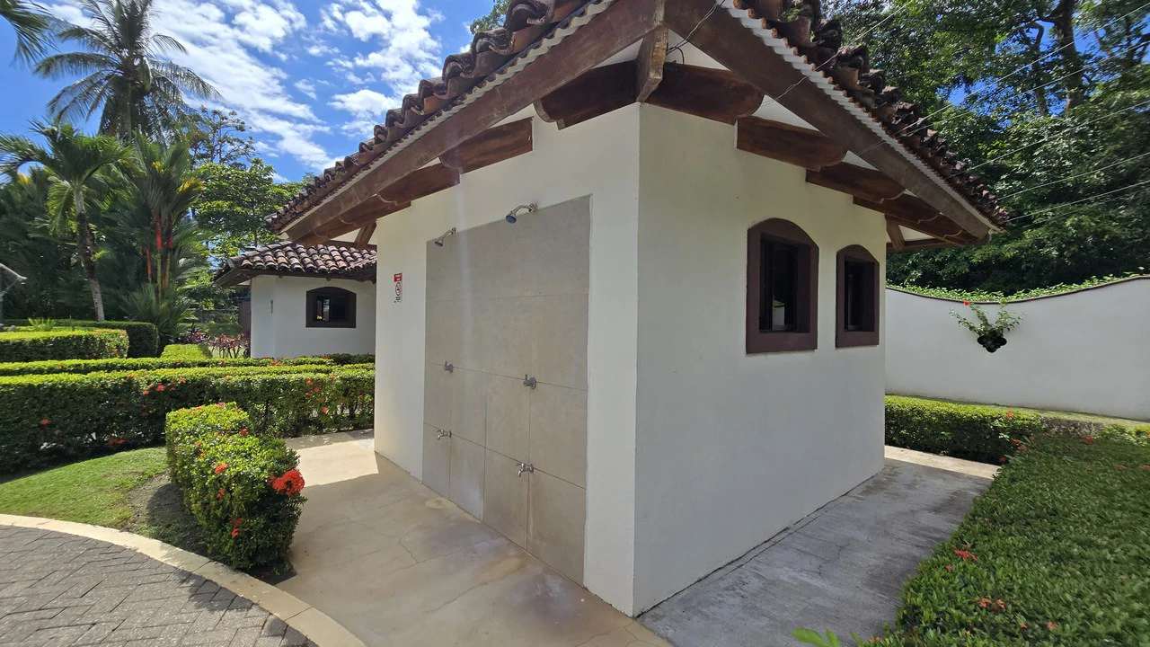 Casa Tropical: Best entry into highly sought after community! - Gallery image 8