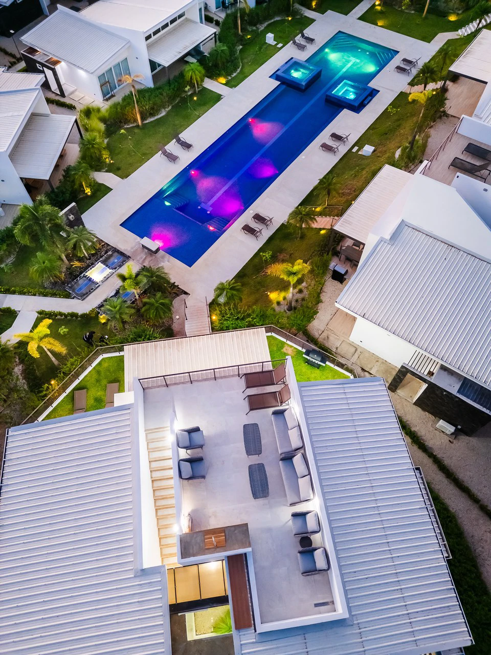 The Enclave: Ultra-Modern 5 Bedroom Villa Located Minutes From the Beach! - Gallery image 40