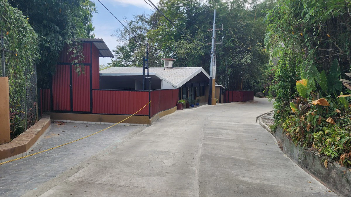 Manuel Antonio Villa: Manuel Antonio Villa with Subdividable Lot or Expansion