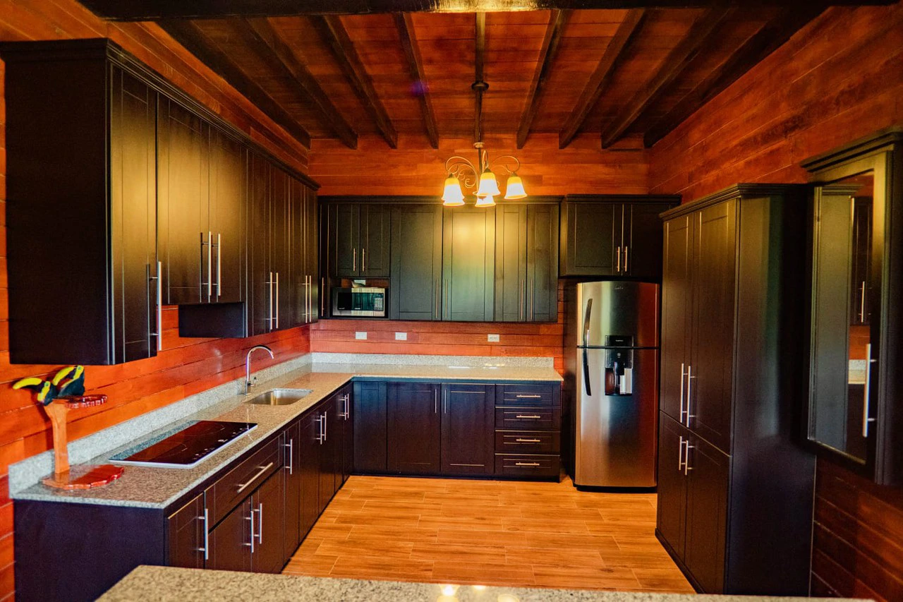 Two-Story Cozy Cabin in Agua Buena, San Vito - Gallery image 11