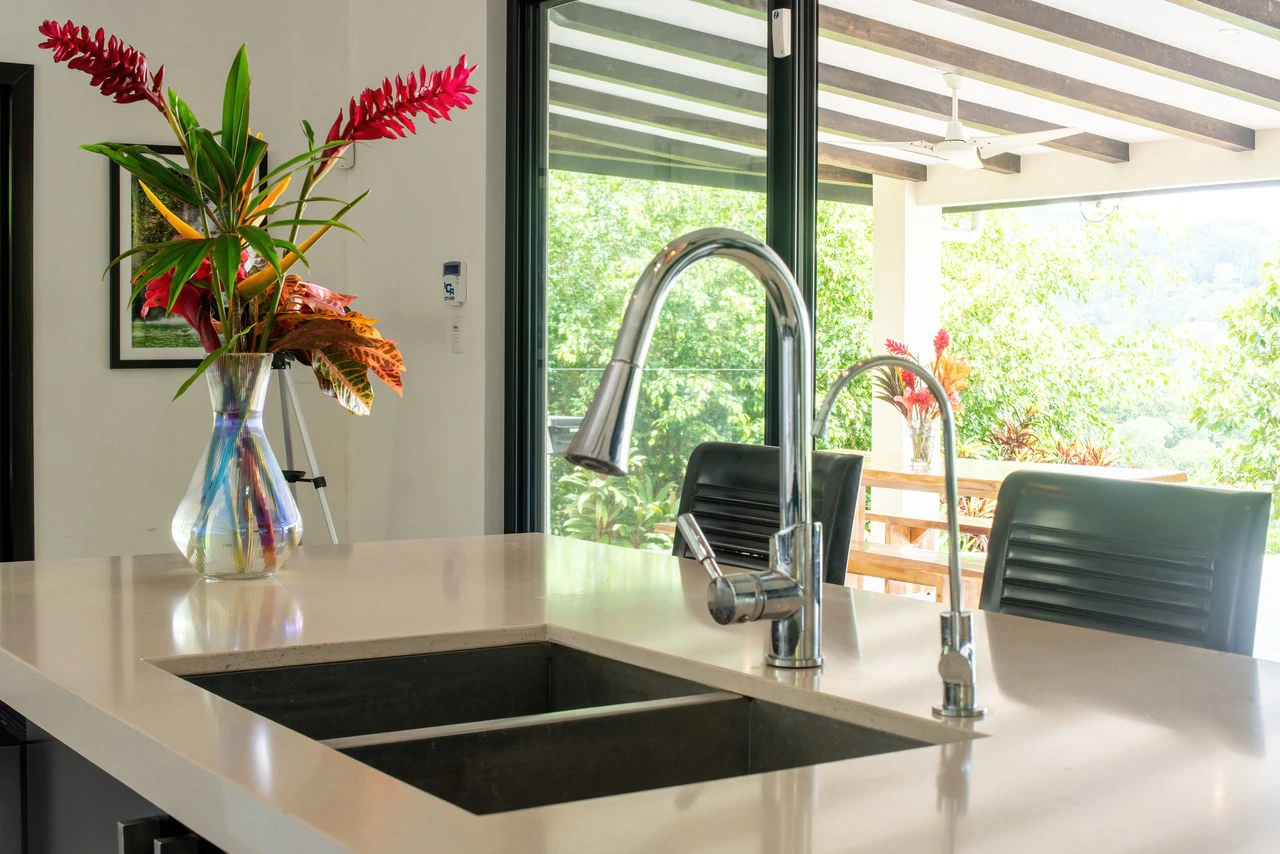 6.45 ACRES – 3 Bedroom Luxury Ocean View Home Surrounded By Vibrant Rainforest And Wildlife!!! - photo 34