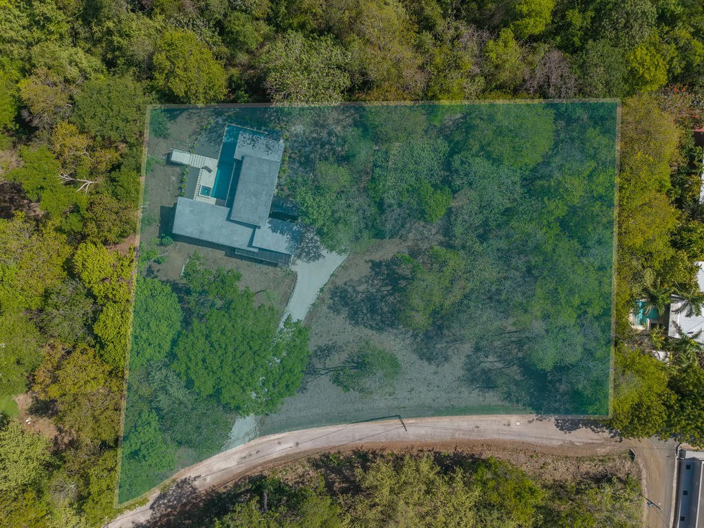 Casa Avalon: New 4-Bedroom Home on 1.48-Acre Lot – Build 2 More Structures, Just Minutes from the Beach! - Gallery image 53