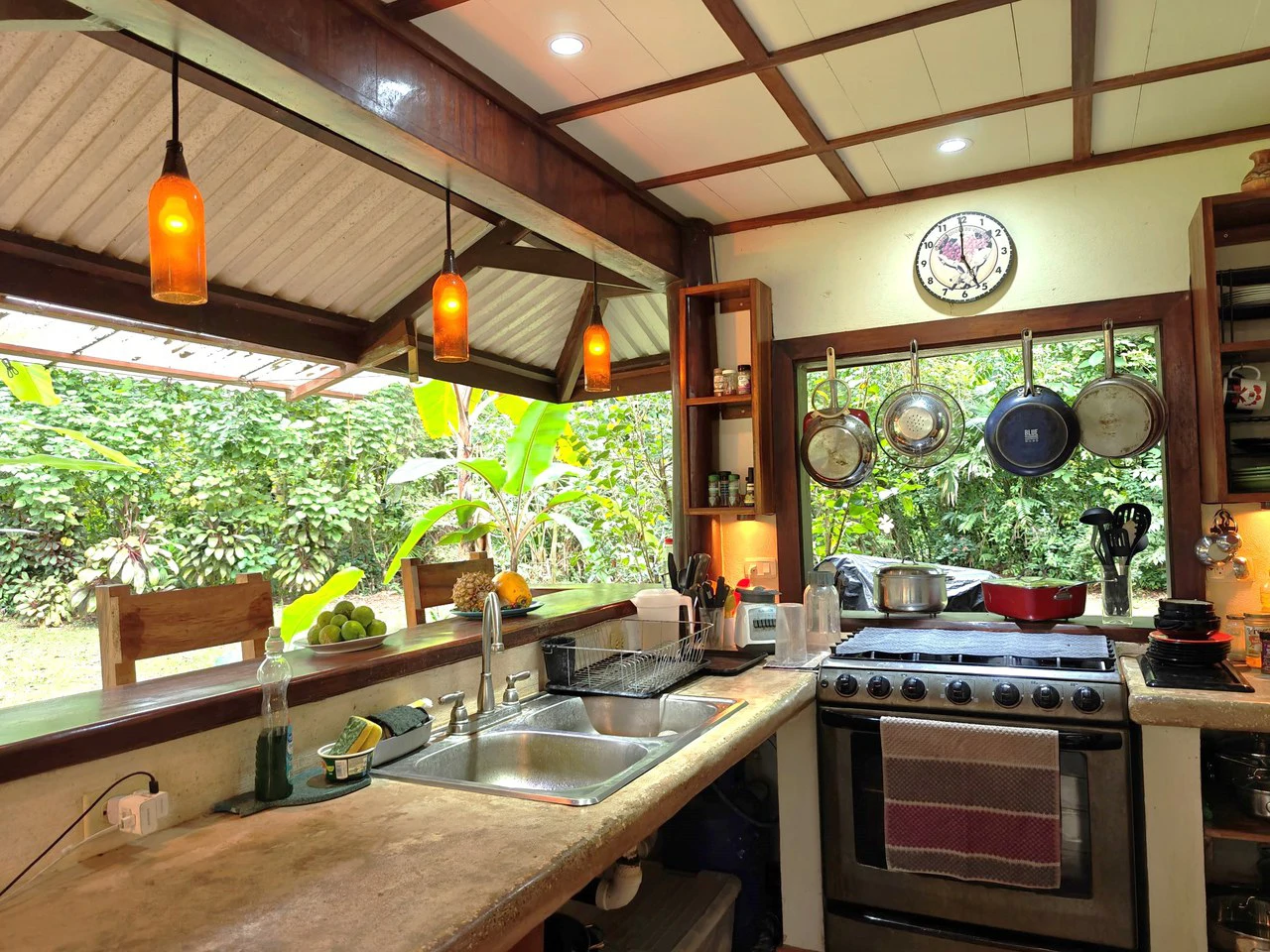Authentic Caribbean Charmer for Sale in Playa Negra, Puerto Viejo: Traditional Caribbean Wooden Home in Playa Negra on 2600 sqm Lot - Gallery image 5