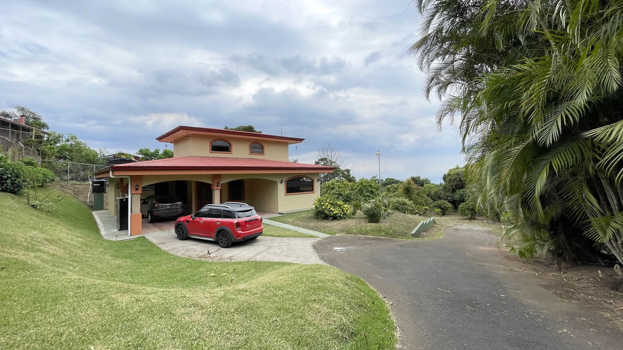 House for Sale in San Isidro, Grecia – 3,359 m² Lot with View - Gallery image 15