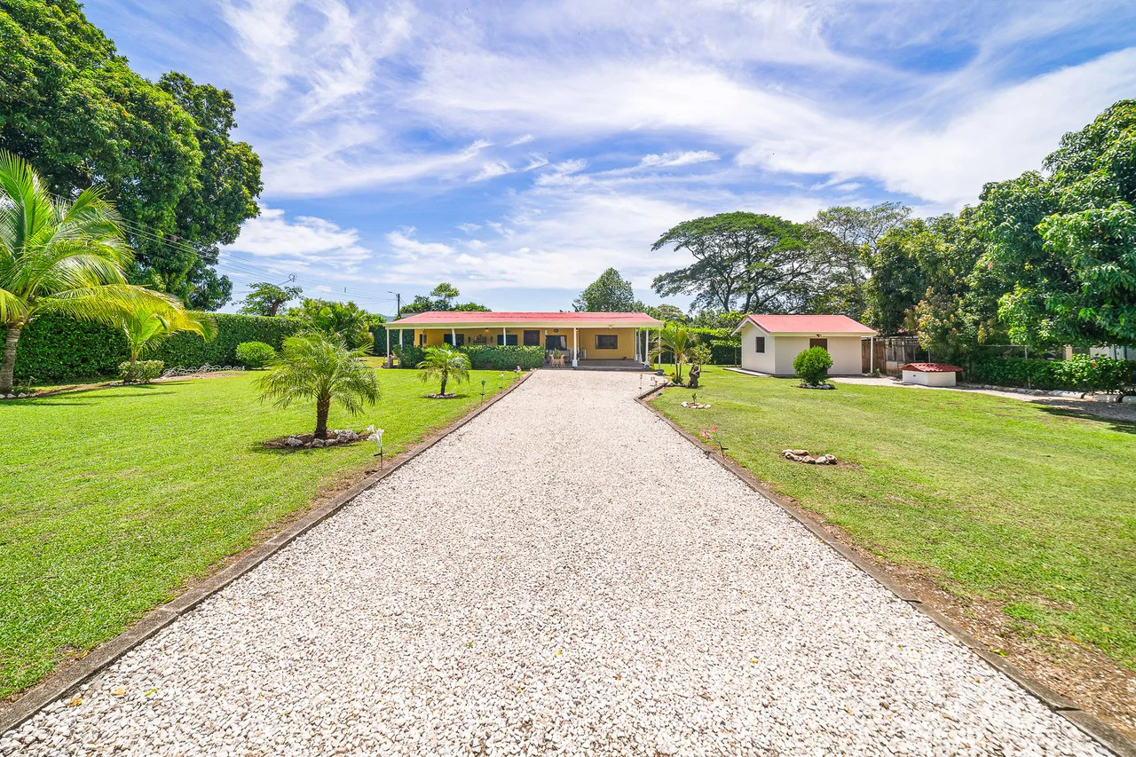 Casa Campo: Quiet Countryside Home Near Beaches - Gallery image 17