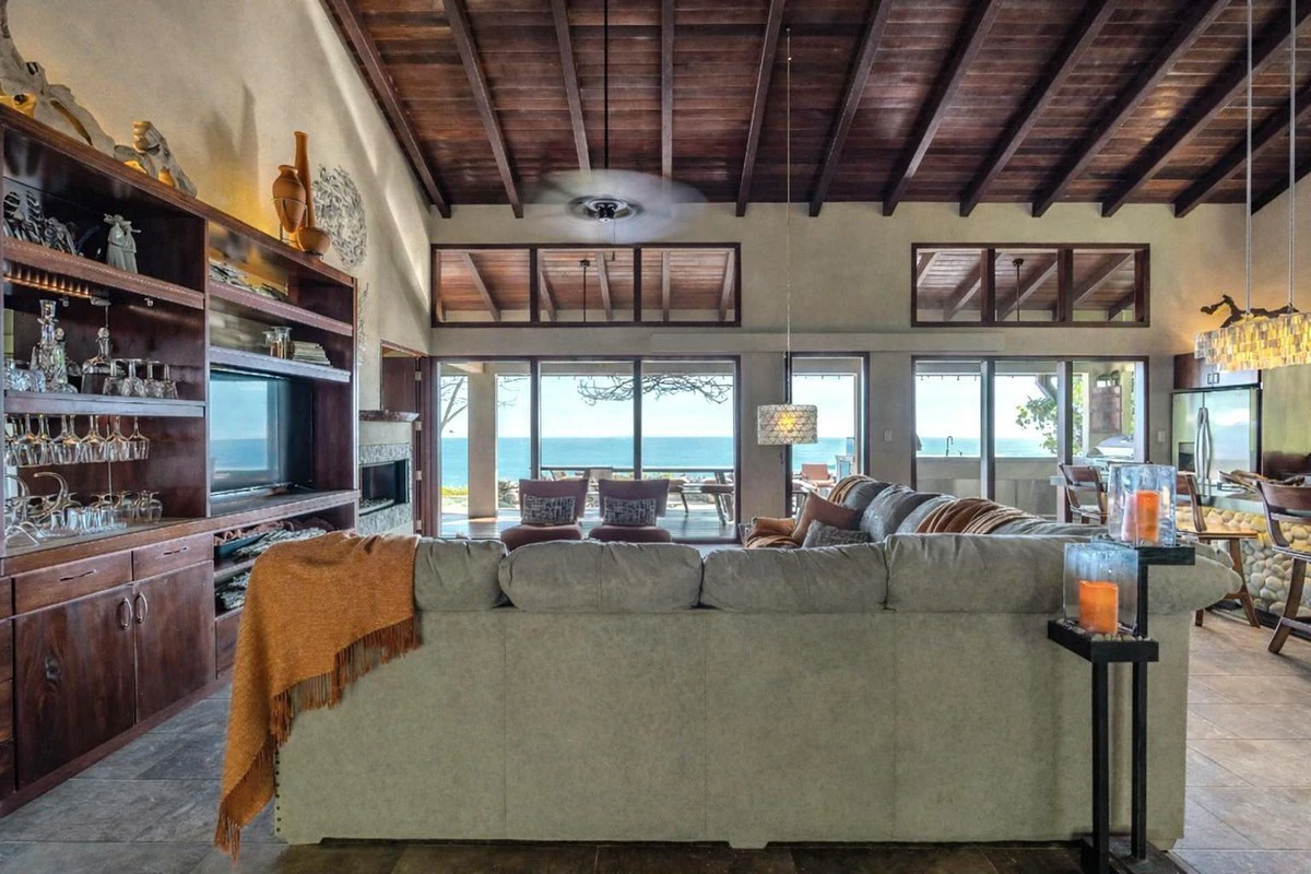 4.6 ACRES – 4 Bedroom Ultra-Private Oceanview Luxury Estate Surrounded by Rainforest!!! - Gallery image 43