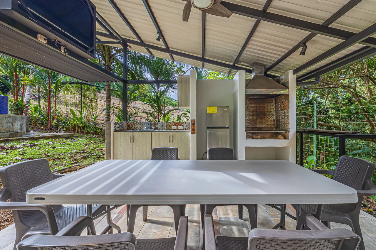3 bedrooms, 2.5 bathrooms Villa Steps from Uvita, beautiful Beaches, Waterfalls, Restaurants and Tourist Attractions. - Gallery image 15