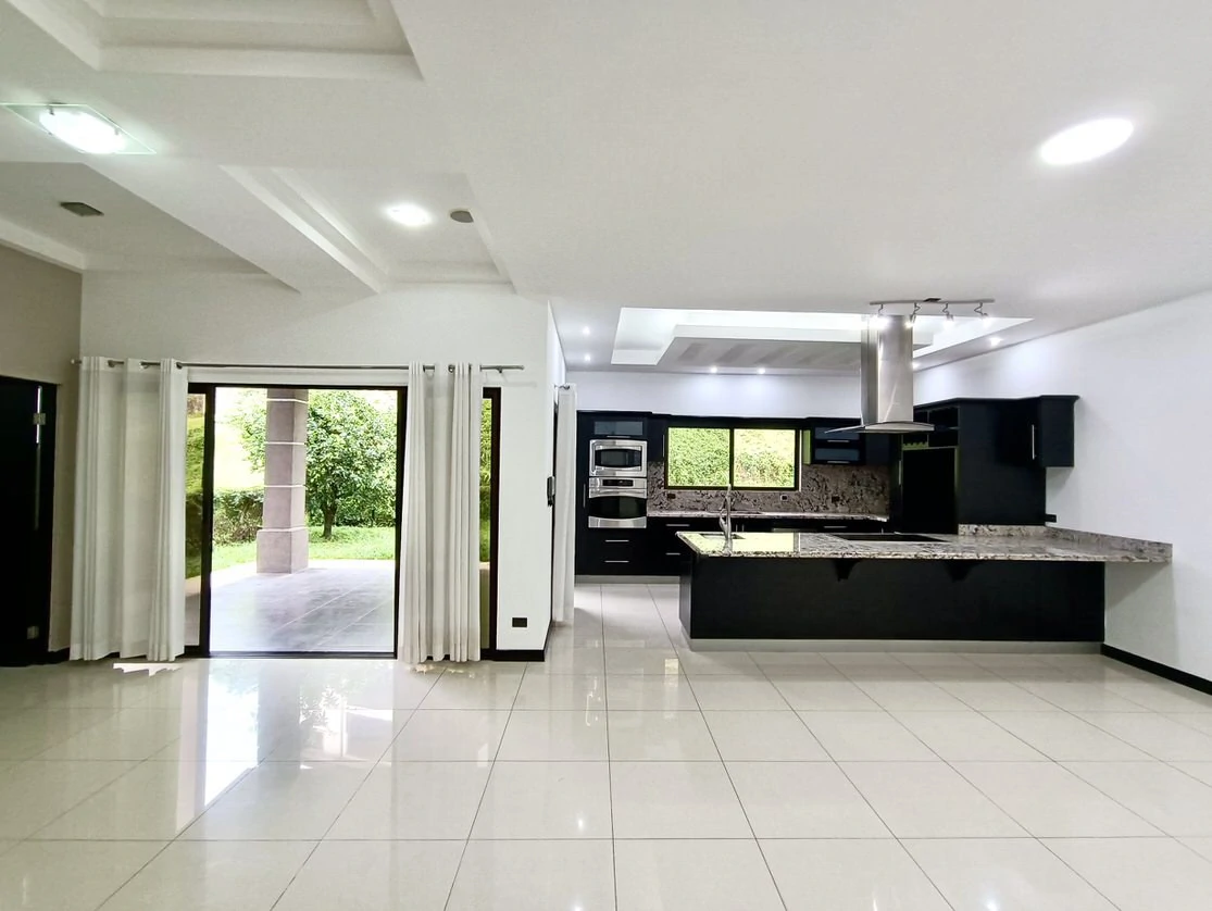 Condominio Francosta Casa Contemporanea en Venta: Condominium For Sale in Barreal
