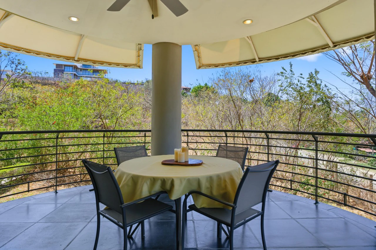 La Perla 113: Boutique Luxury Condo in the Heart of Tamarindo - Gallery image 9