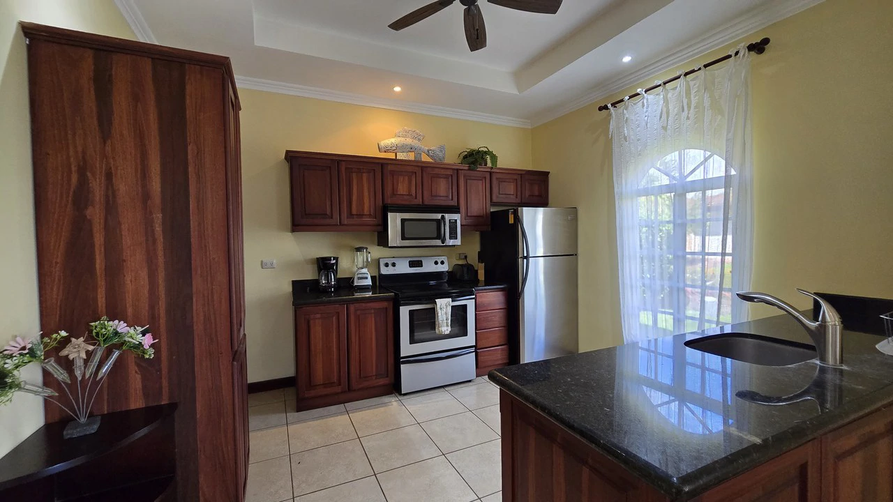 Casa Tropical: Best entry into highly sought after community! - Gallery image 44