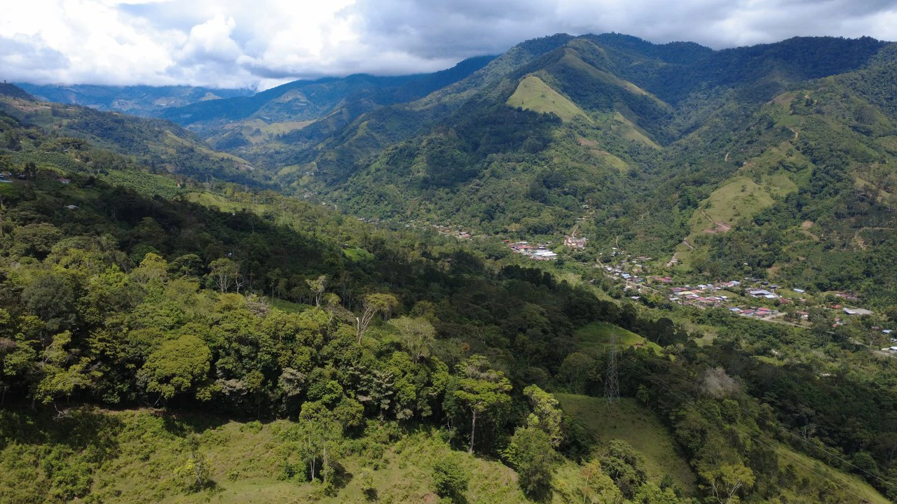 Countryside Home Construction Site For Sale in San Isidro del General - Gallery image 2