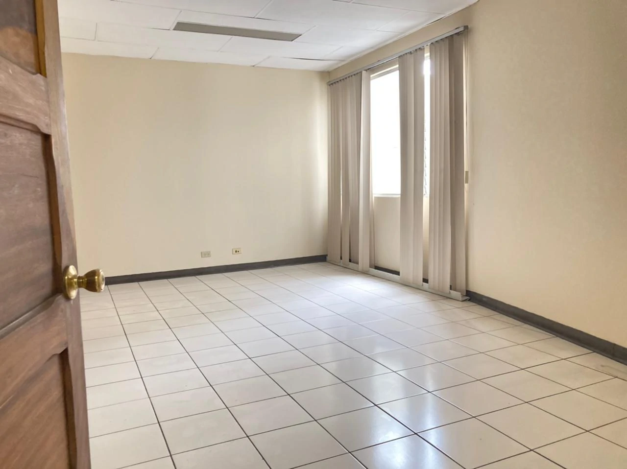 Building for Sale in High Traffic Street Moravia San Jose Costa Rica - Gallery image 11
