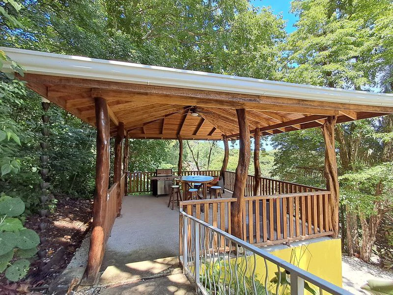 Casa Alaska: Charming Costa Rica Home with Pool, Rancho & Nature Views, Just 10 Minutes’ Walk to the Beach - Gallery image 21