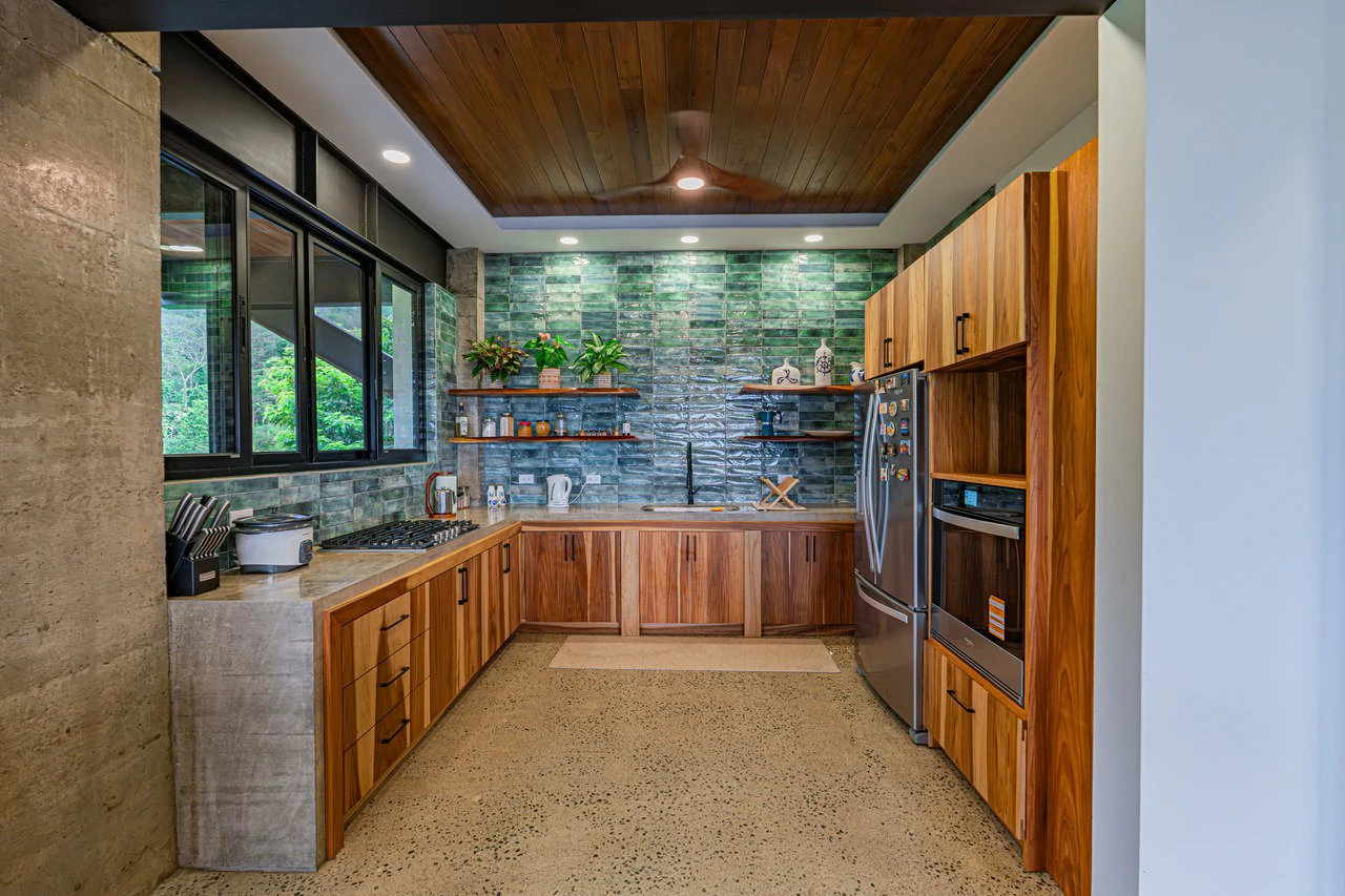 Casa Las Brisas Stunning Whale’s Tail Ocean View Home in Uvita - Gallery image 29