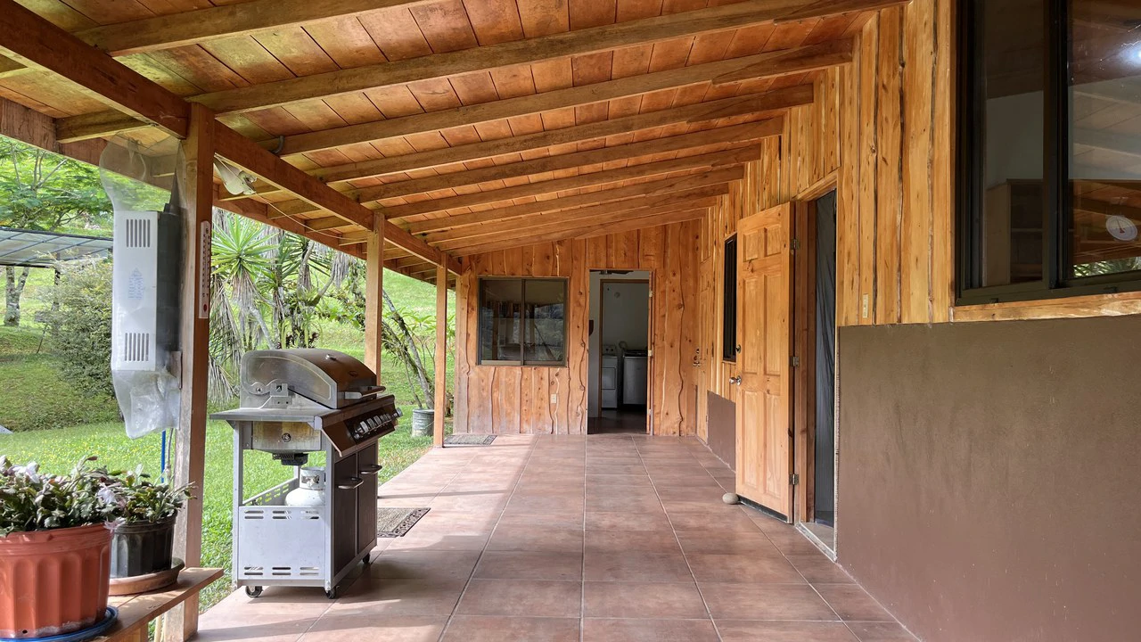 Mountain House For Sale in San Isidro del General - photo 35