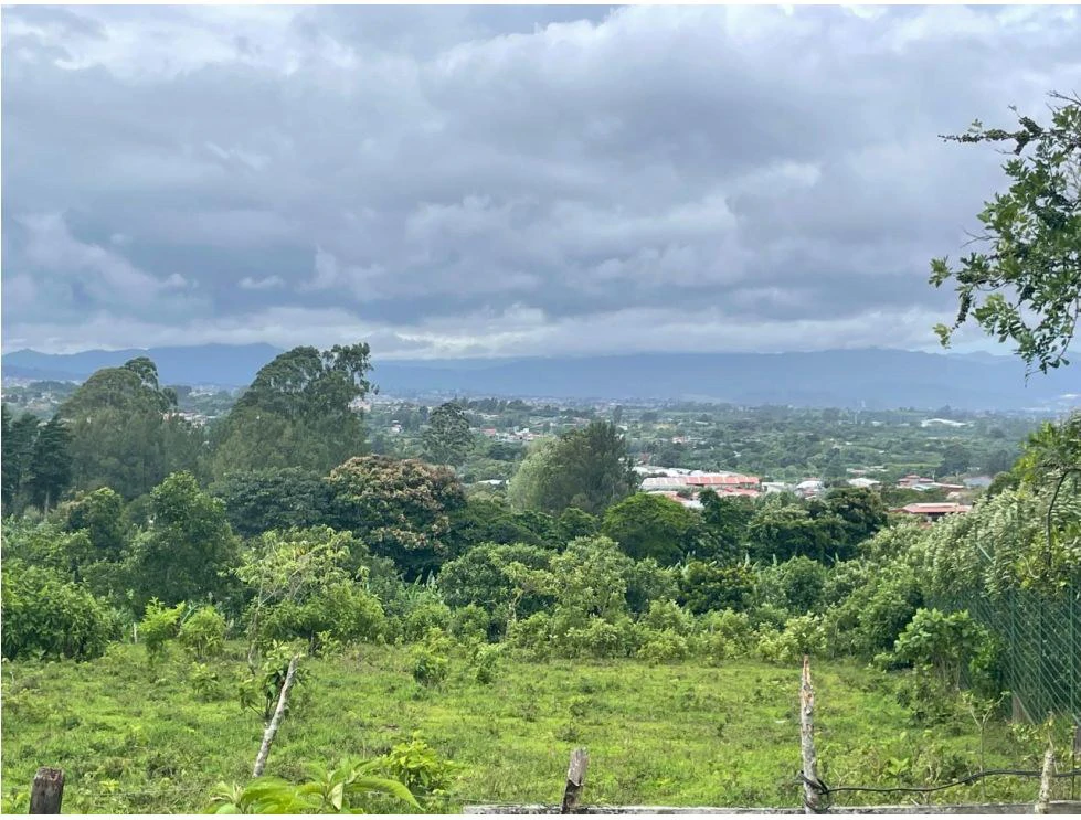 For Sale: This beautiful 1.12-hectare estate in Santa Cecilia de San Isidro de Heredia, on Caricias Street. - Gallery image 3