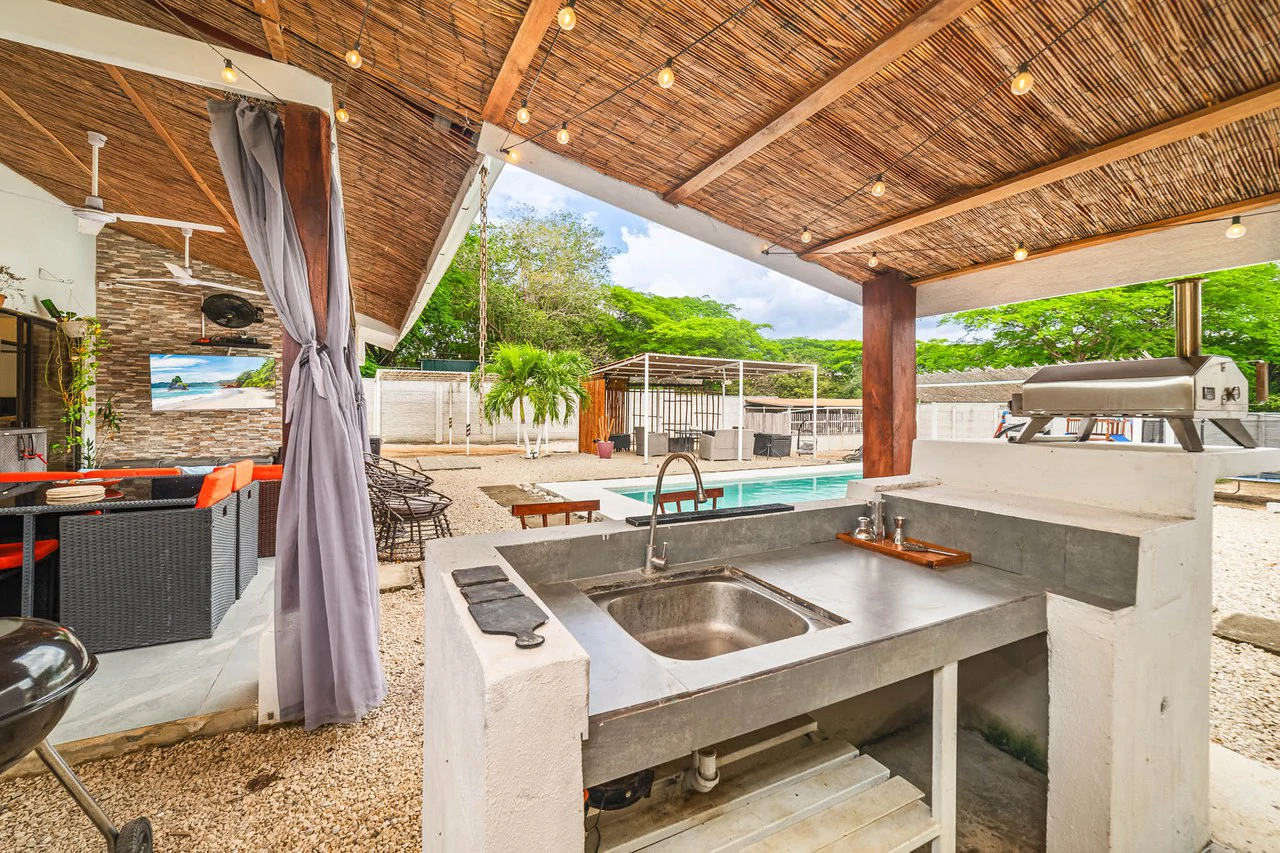 Casa Diria: Peaceful Turnkey 2BR Near Beaches - Gallery image 15