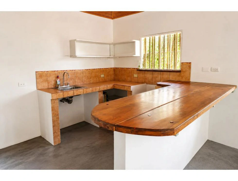House in Quebrada Amarilla with Lush Garden and Patio - photo 4
