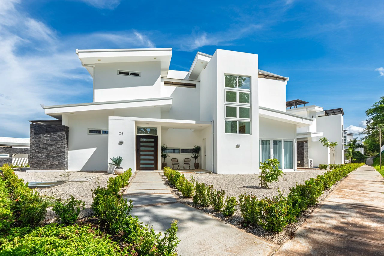 C5 Enclave: Premium Furnished 5-Bedroom Retreat Near Playa Avellanas - Gallery image 29