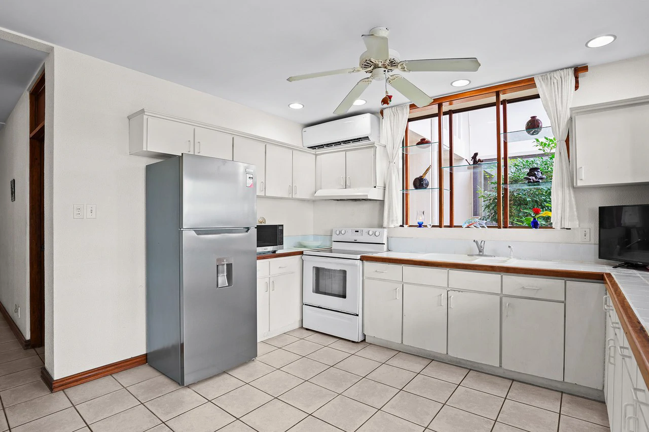 Las Brisas #6: Beachfront Condo With Perfect Ocean Views - Gallery image 19