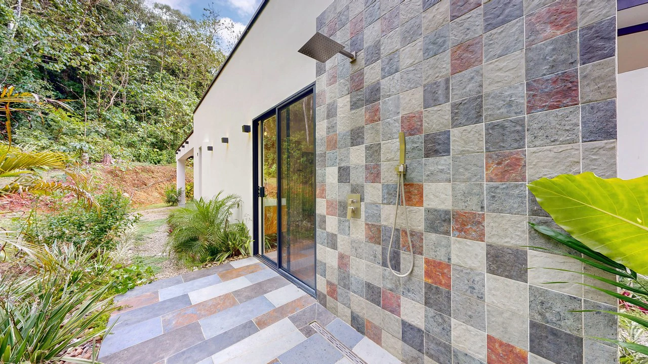 Casa Oropéndula: Modern Jungle Home for Sale Near Dominical, Costa Rica | 3BR, 2.5BA, 3.44 Acres with Creek - Gallery image 14