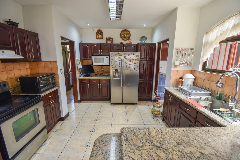 House For Sale in San Rafael - Gallery image 20
