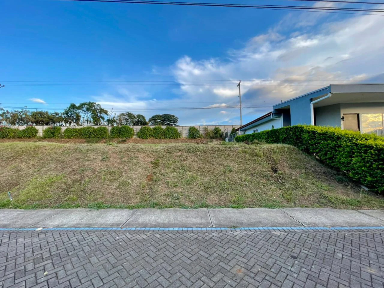 Ideal 200sqm Land Plot in Condominium Altabrisa, Grecia, Alajuela - Build Your Dream