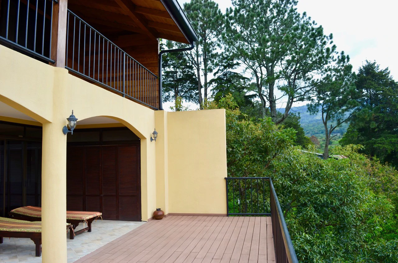 MOUNTAIN PROPERTY WITH VIEW AND 3 HOUSES - Gallery image 26