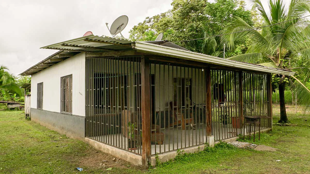 Small Wood House in Cañaza | A Charming Piece of Costa Rican Paradise - Gallery image 5