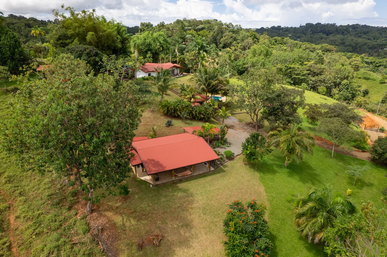 5 Bedroom Mountain Retreat Minutes from the Beach Platanillo Costa Rica - Gallery image 76