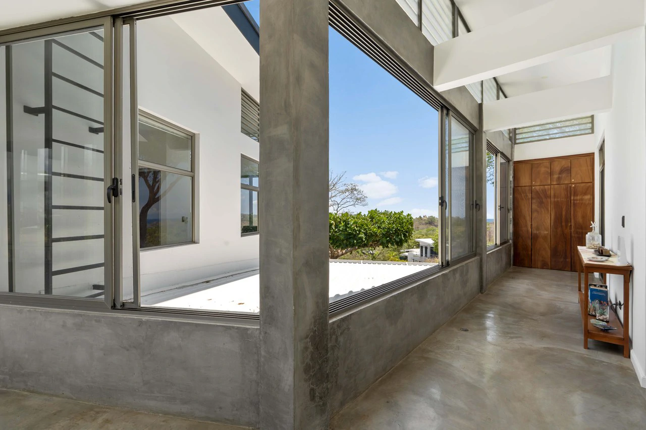 Casa Hijau: Modern Ocean-View Surf Home in Marbella - Gallery image 27