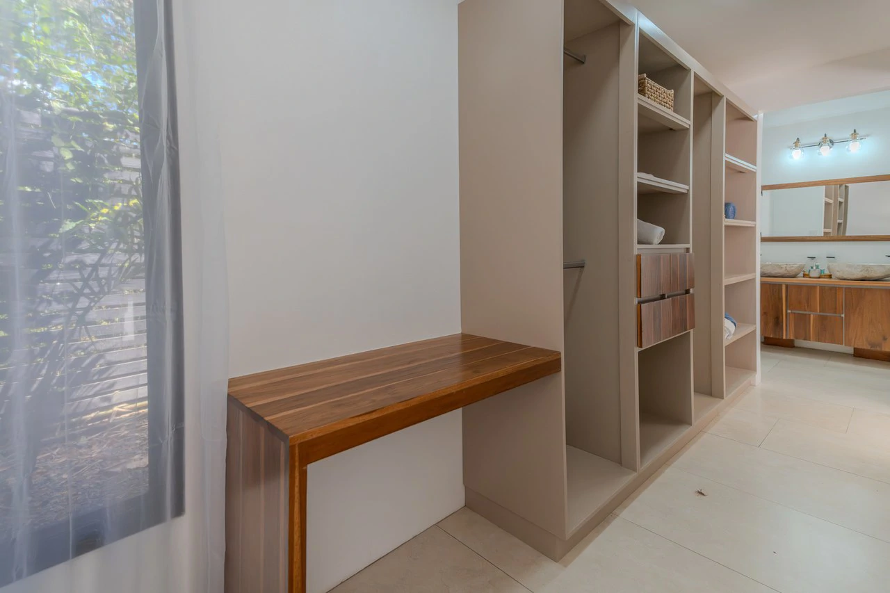Location,Location, Location – 3-Bedroom Villa Steps from the Beach - photo 8