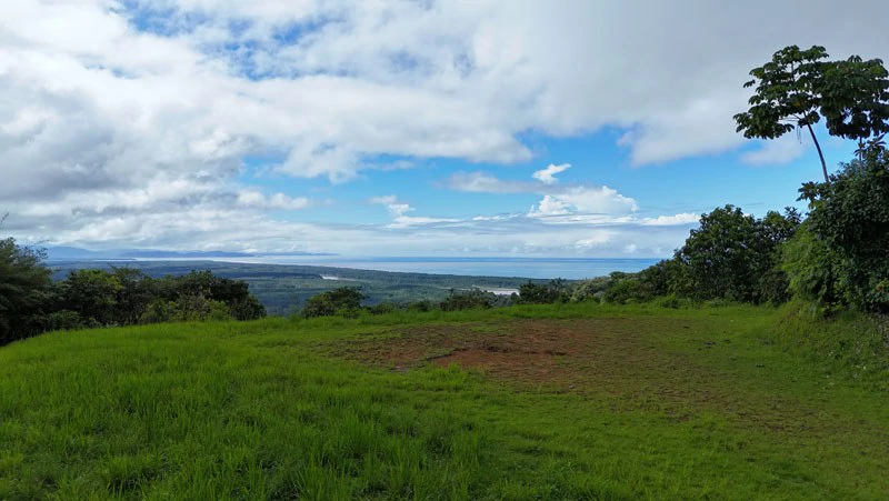 Unparalleled Beauty with Awe-Inspiring Ocean Views in Tres Rios // Legal Water Available! - Gallery image 5