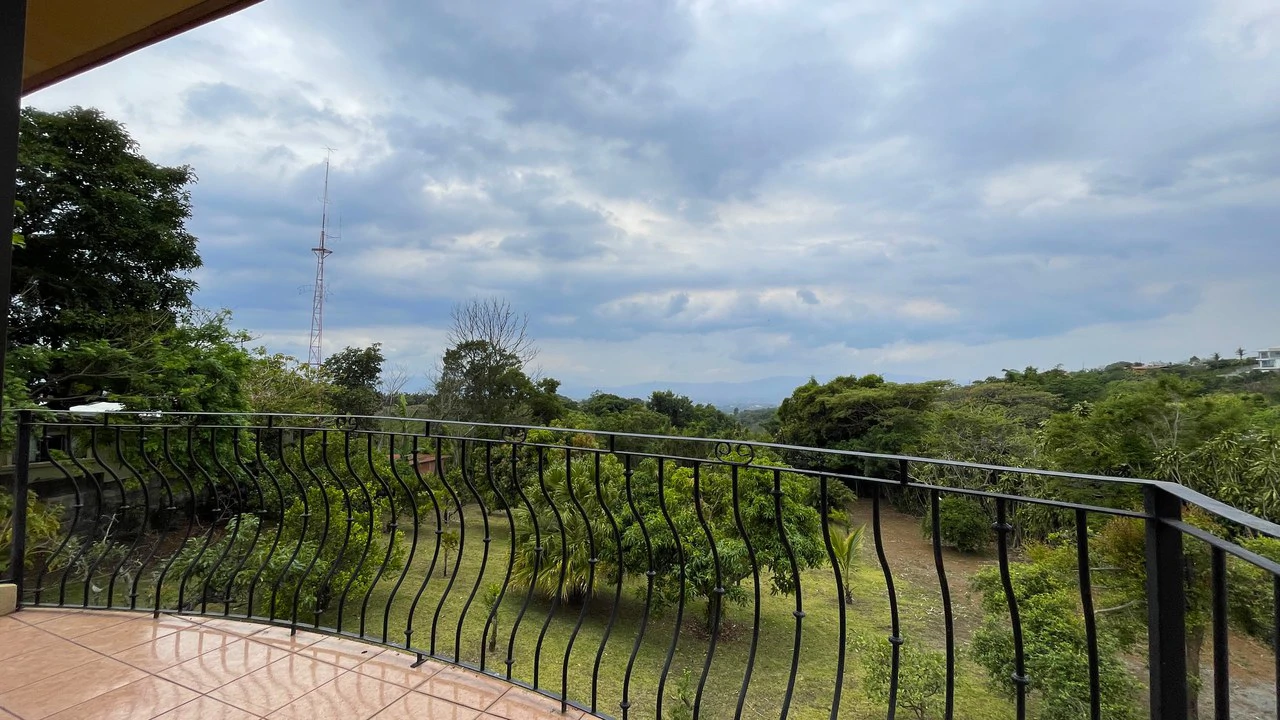 House for Sale in San Isidro, Grecia – 3,359 m² Lot with View - Gallery image 17