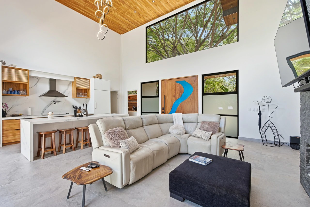 Casa La Ola Perfecta: Luxury 5-Bedroom Home with Pool Near the Beach in Hacienda Pinilla - photo 5