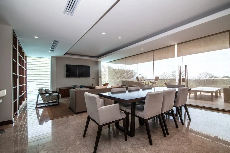 1st Floor, Unit 4.3: Modern luxury residence for sale, with views of the sea and the Marina
