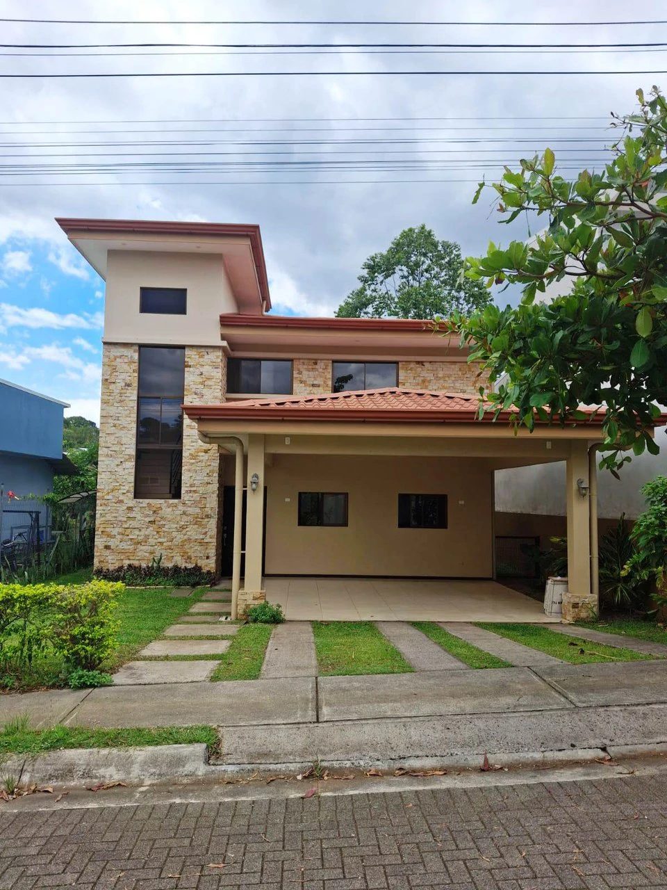 Urgent - Fire Sale!: Modern Home in Gated Montezuma