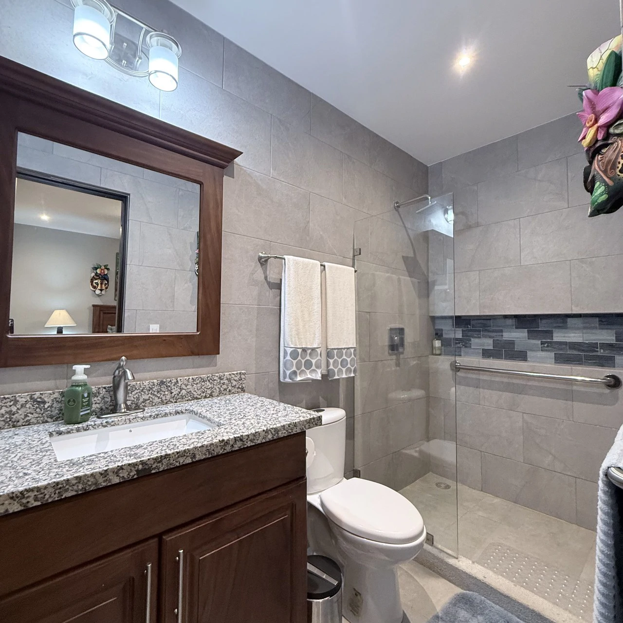 Unique Oversized Lot Home in Ciudad del Mar with 4 Covered Parking - Gallery image 14