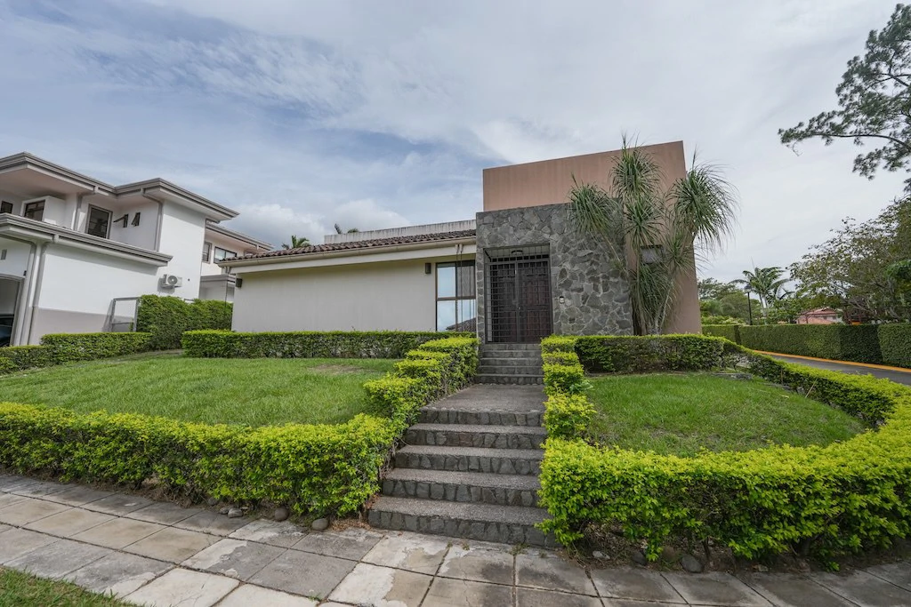 House For Sale in Piedades - photo 2