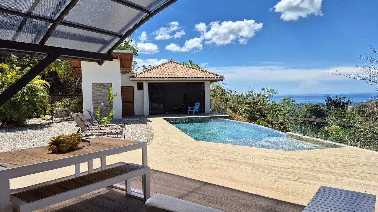 Casa Happy Eden: Elegant Ocean View Villa with Infinity Pool in Exclusive Boca del Toro – minutes from Carillo Beach - Gallery image 11