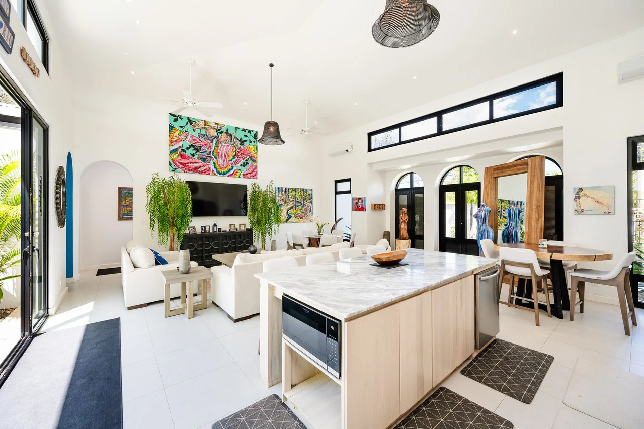 Casa Rio: Modern 5-Bedroom Home with Pool & Casita in Surfside Potrero - Gallery image 6