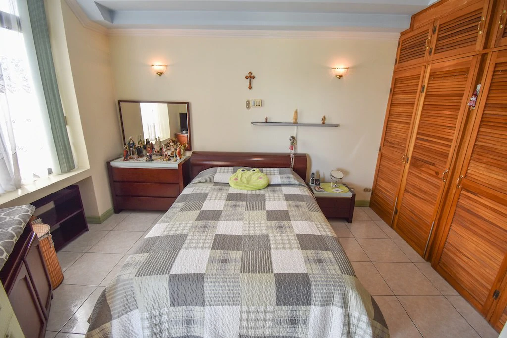 House For Sale in Trejos Montealegre - Gallery image 39