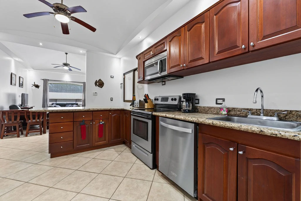The Oaks #21: Top-Floor, Turnkey Condo Minutes from Tamarindo - photo 7