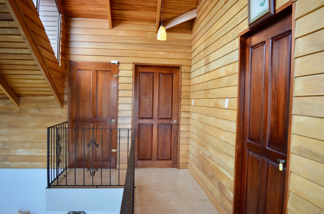 MOUNTAIN PROPERTY WITH VIEW AND 3 HOUSES - Gallery image 34