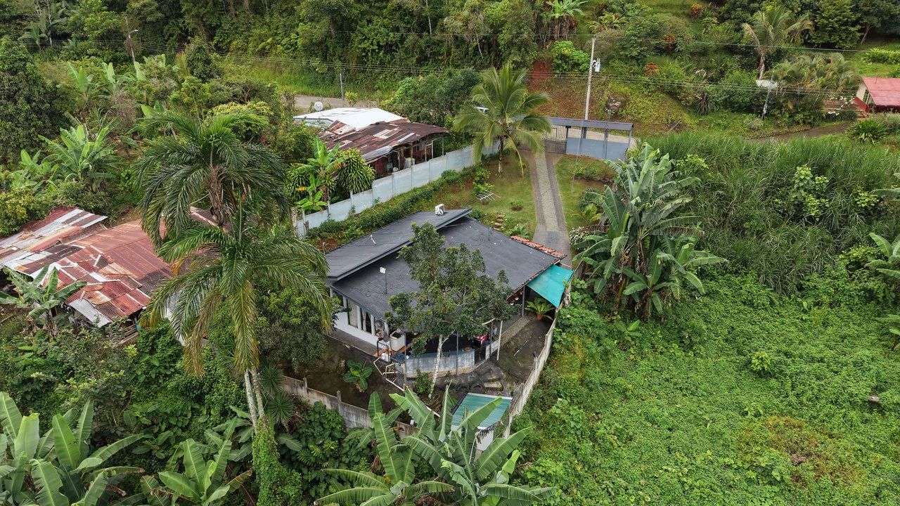 House For Sale in Páramo - photo 3