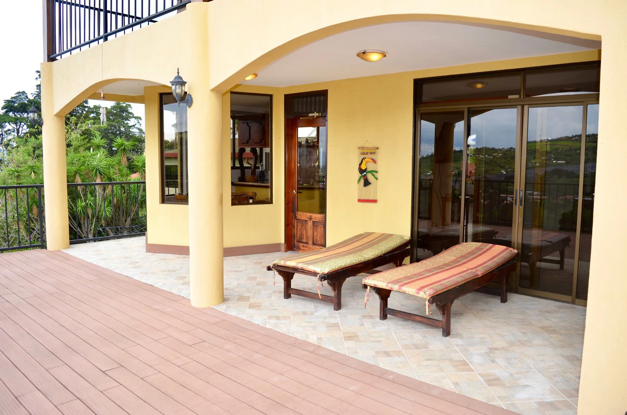 MOUNTAIN PROPERTY WITH VIEW AND 3 HOUSES - Gallery image 21
