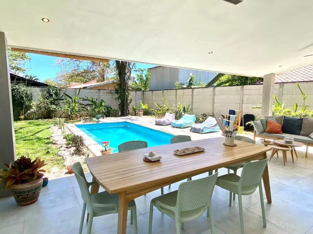 Casa Joya: Turnkey Modern Home with pool – Prime Location & Rental Income - Gallery image 2