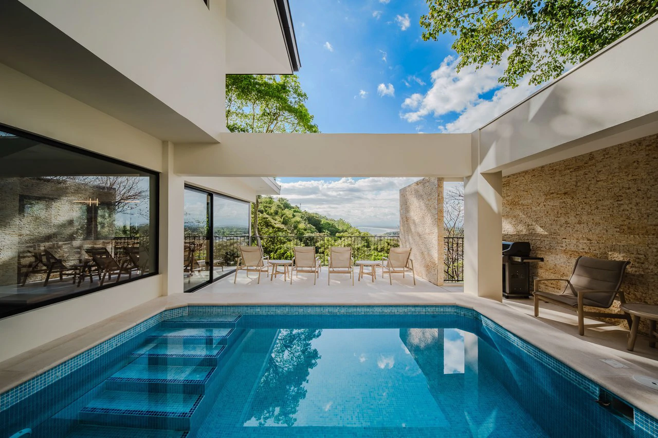 Exceptional Ocean & Jungle-View Estate in a Prestigious Gated Community near Marina Pez Vela - Gallery image 27